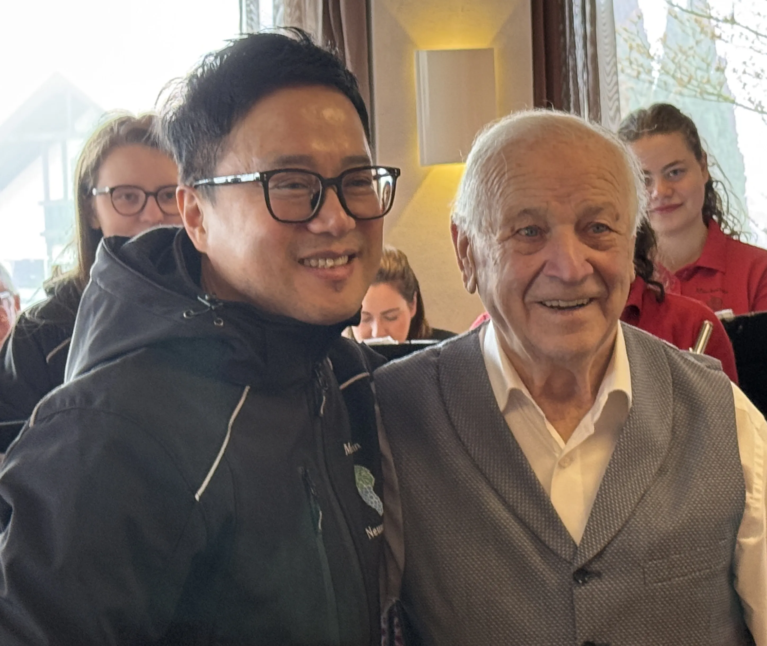 Stefan wird 90 mit Dirigent Young Guk Lee